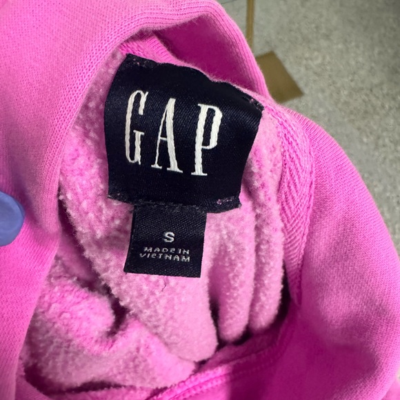 GAP Pink Cropped Hoodie Sweatshirt Small | Fleece Lined Logo Pullover - Picture 3 of 3